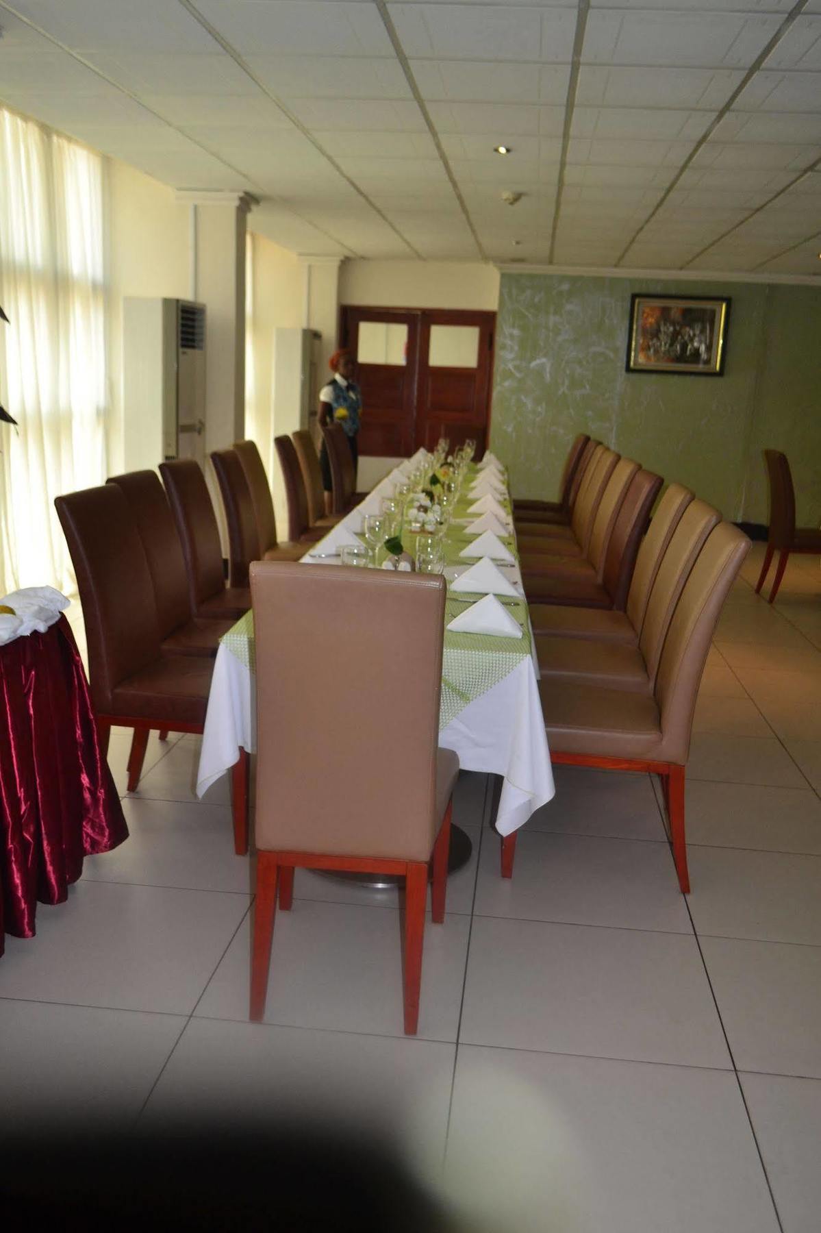 Hotel La Falaise Yaoundé Exterior foto
