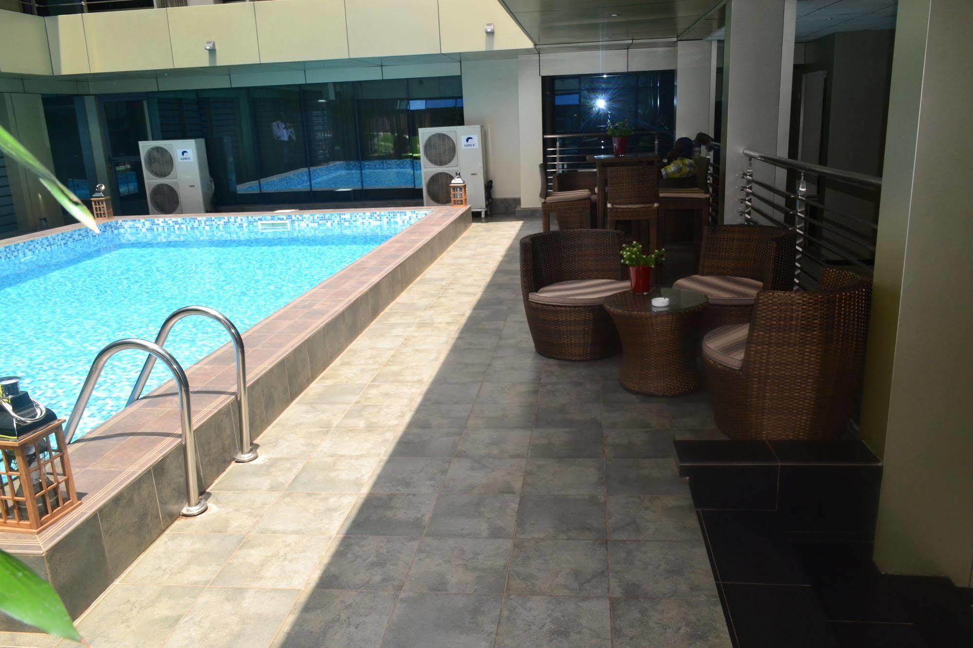 Hotel La Falaise Yaoundé Exterior foto